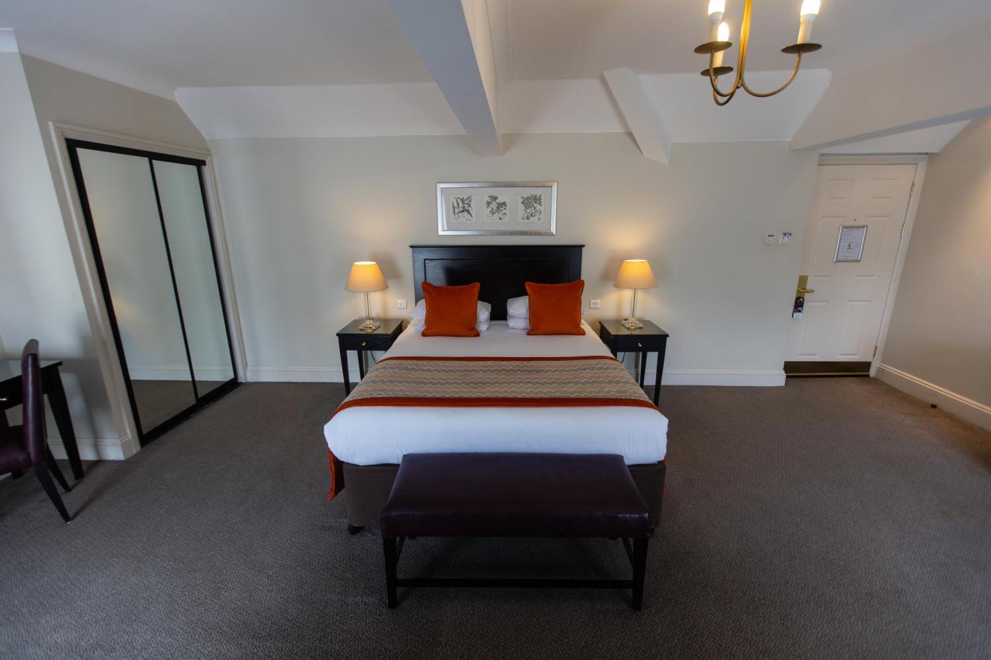 Albrighton Hall Hotel And Spa, A Member Of Radisson Individuals Hadnall Экстерьер фото