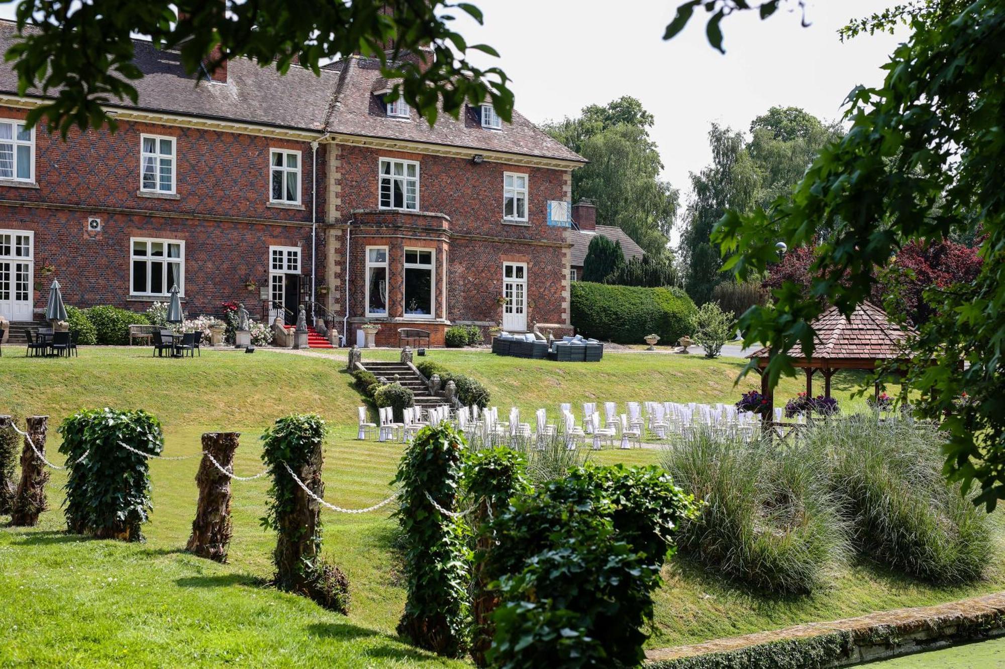 Albrighton Hall Hotel And Spa, A Member Of Radisson Individuals Hadnall Экстерьер фото