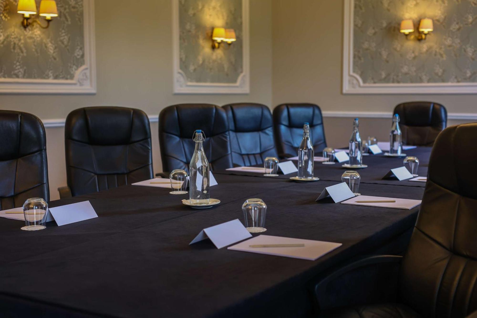 Albrighton Hall Hotel And Spa, A Member Of Radisson Individuals Hadnall Экстерьер фото