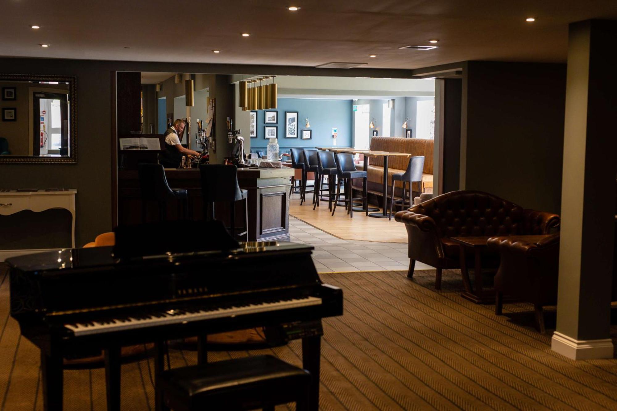 Albrighton Hall Hotel And Spa, A Member Of Radisson Individuals Hadnall Экстерьер фото