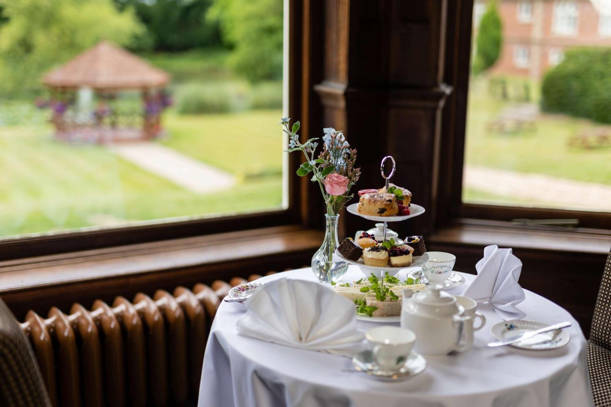 Albrighton Hall Hotel And Spa, A Member Of Radisson Individuals Hadnall Экстерьер фото